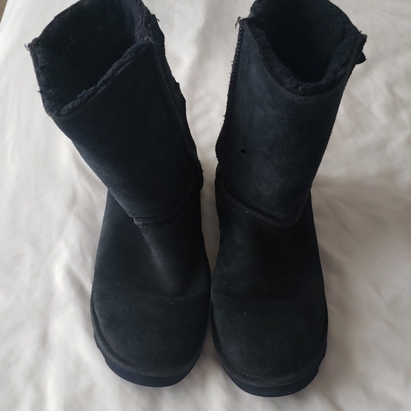 Bearpaw Winter boot. - Picture 3 of 5